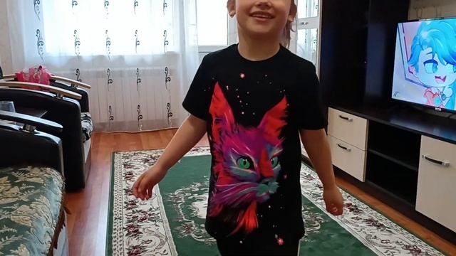 Ульяша в обновке и хулиганит как всегда😄.