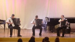 04 Гордичев, Вечерний хоровод, исп. Трио аккордеонистов