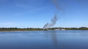 В затоне у Бора горит теплоход "Святая Русь"