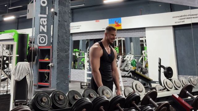 Бодибилдинг. Тренировка ДЕЛЬТЫ/РУКИ.