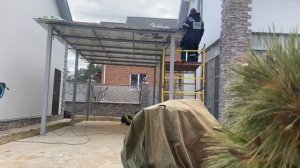 Короткий обзор навеса из монолитного поликарбоната.  купить монолитный поликарбонат можно у нас