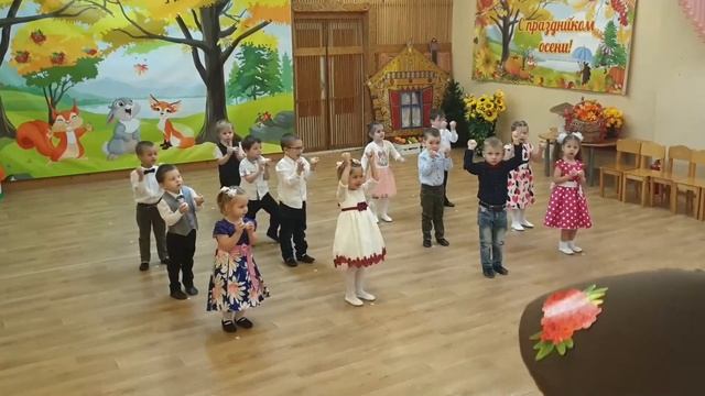 Игра с орешками в младшей группе детского сада | Игра на осеннем утреннике смотреть онлайн