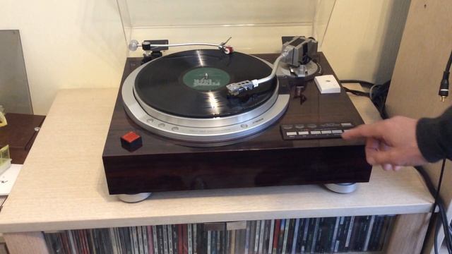 Работа винилового проигрывателя Victor QL-Y77F смотреть онлайн