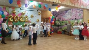 Вход на выпускной с голубями под песню "Улетает голубок"️ Подготовительная группа детского сада️