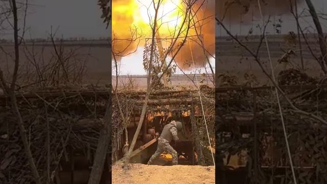 артиллеристы ведут огонь из Гиацинт