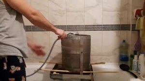 Промываю дробину горячей водой из под крана