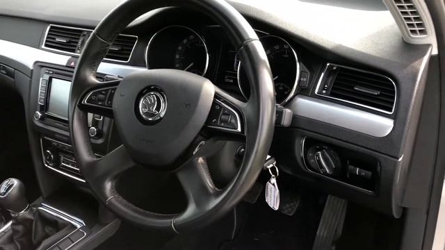 2014 Skoda Superb 2.0L Elegance TDI CR 139BHP смотреть онлайн