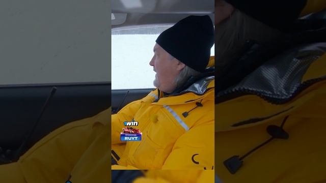Джеймс Провалился Под Лед