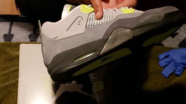 JORDAN 4 NEON 95 UNBOXING смотреть онлайн