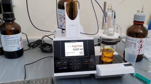 Titroline TL7500 KF Installation 20 - Volumetric Karl Fischer titrator Operation