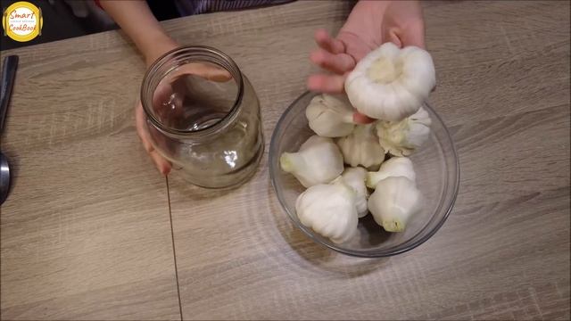 Домашна туршия от чесън / Туршия от пресен чесън без варене и стерилизиране / Маринован млечен чесъ