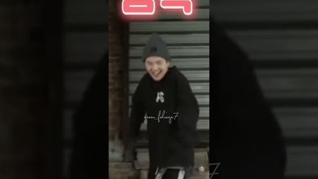Yoongi Merry Me   Бедный Тэ, забыл танец из за Юнги