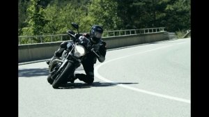Yamaha MT-01 / Kerosin in Action / max Schräglage