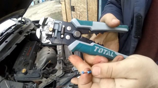 не горит фара тайота РАВ4 #своимируками #негоритфара #ремонтавто