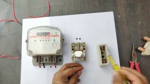 How to make Connection of Submeter, DP Switch and Kitkat Fuse on Wooden Board in Hindi