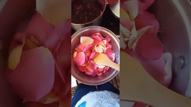 Варенье из лепестков роз ,самый простой рецепт.