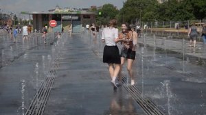Summer, fountain, girls and wet Happiness-9! / Лето, фонтан, девушки и мокрое Счастье-9!