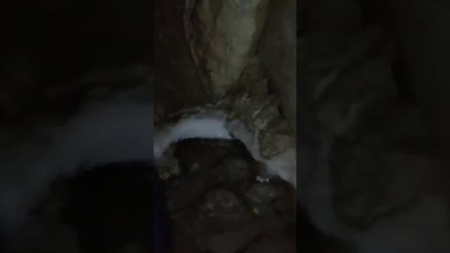 Байкал 2019 Чивыркуйский залив. Пещера. Баргузинский заповедник. Прозрачный лёд в пещере. смотреть онлайн