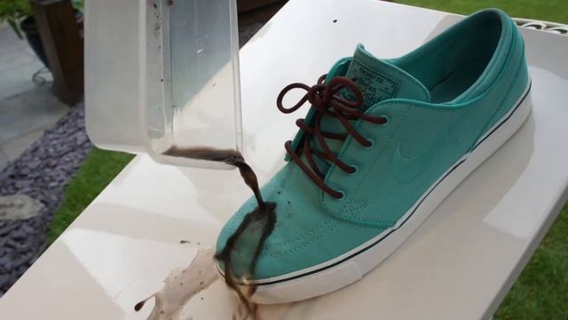 Crep Protect on canvas demo