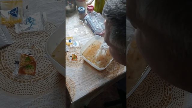 Первый раз пробую лапшу быстрого приготовления из Вьетнама. Фобо который остался непонятным. смотреть онлайн