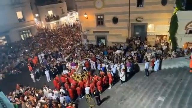 Amalfi (SA) - La corsa di Sant'Andrea verso la cattedrale -1- (27.06.23) смотреть онлайн