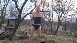 Геннадий Карпин : Обливание холодной водой по методике П. Иванова.