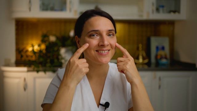 КАЧАЕМ МЫШЦЫ ЛИЦА. Простое упражнение для подтяжки лица смотреть онлайн