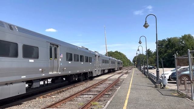 NJT 1001 arrives in Lincoln Park led by Armed Forces 4502 8/5/2022 смотреть онлайн