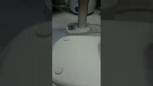 Отпариватель PGS2277 плюется горячей водой при установке на базу.