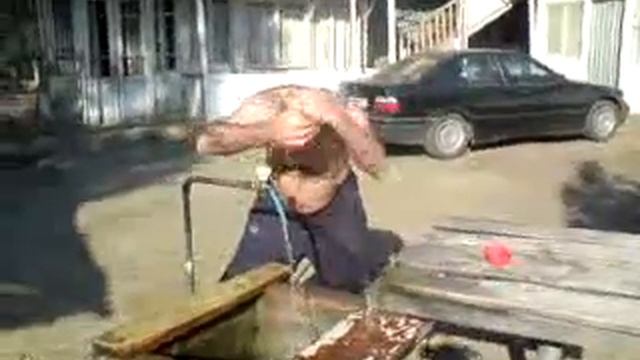 прикол купаеца зимой под краном смотреть онлайн