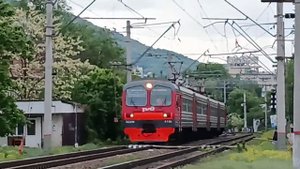 «С Днём Победы» ЭД9М-0160 сообщением Минеральные Воды—Кисловодск и с приветливой бригадой #ржд #9ма