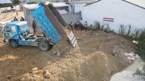 Строительство, засыпка продолжается , грунт всё больше и больше проседает