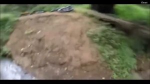 Смешные падение в воду