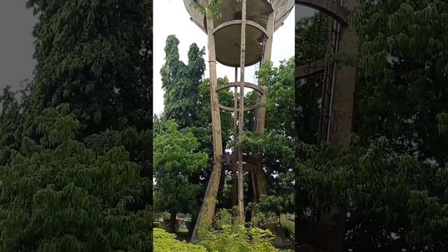 Big water tank in Asian like torch 🔦 😱 смотреть онлайн