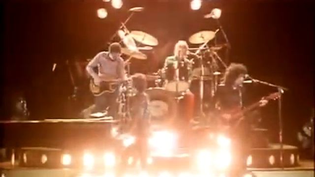 Queen - Don't Stop Me Now (Official Video)