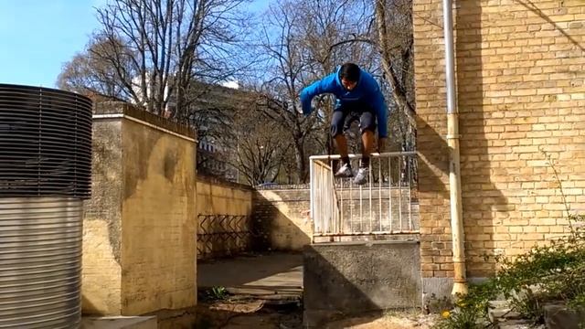 Parkour late for school push the tempo смотреть онлайн