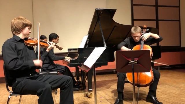 Ravel - Piano Trio in A minor - IV. Final смотреть онлайн