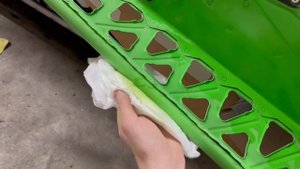 Painting My Arctic Cat M8000 With Spraypaint!