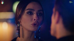 Farhat And Asli Kissing Scene | Sawal e Ishq | Turkish Drama | RE2