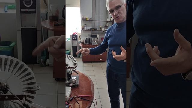 Зарядка телефона статическим электричеством