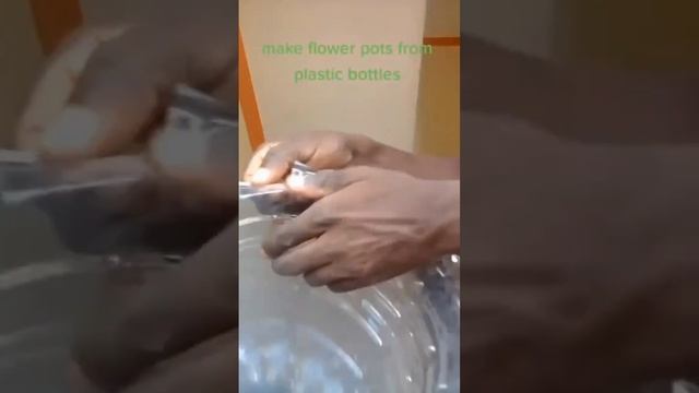 flower pots from plastic bottles