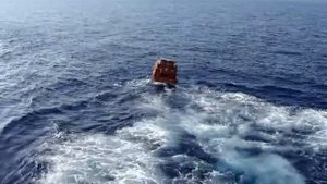 Сброс шлюпки на воду. Учебная тревога.