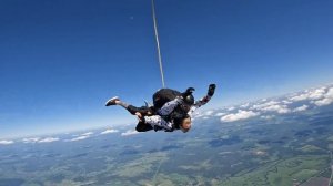 The first parachute jump! Skydiving! (Первый прыжок с парашютом)