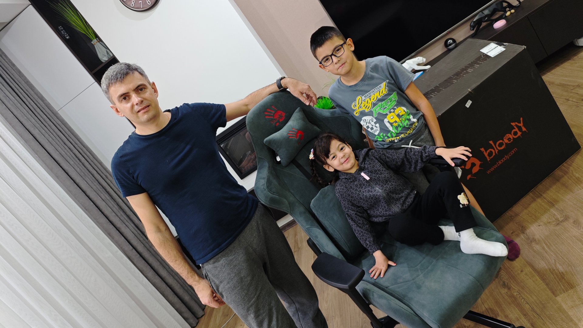 Распаковка кресла A4Tech Bloody GC-740