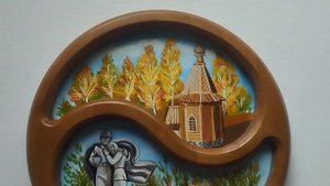Роспись по дереву тарелки акриловыми красками.