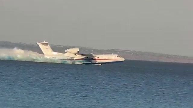 БЕ 200 над пляжем смотреть онлайн