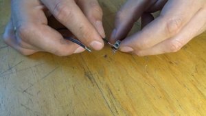 Как припаять штекер к зарядке|How to solder the plug to charge|