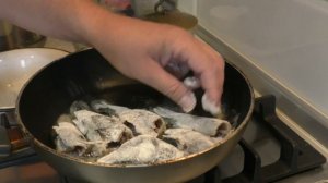 РОТАН ЖАРЕНЫЙ НА СКОВОРОДЕ. ВКУСНЫЙ РЕЦЕПТ ИЗ ПРОШЛОГО. ПОЧИСТИЛ БЫСТРО И КУХНЯ ЧИСТА