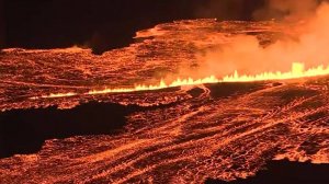 Новое извержение вулкана произошло на полуострове Рейкьянес в Исландии