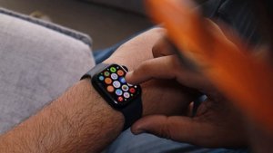 Garmin Vivoactive 5 VS Apple Watch Series 9: Is This Garmin Watch Better Than Apple Watch?